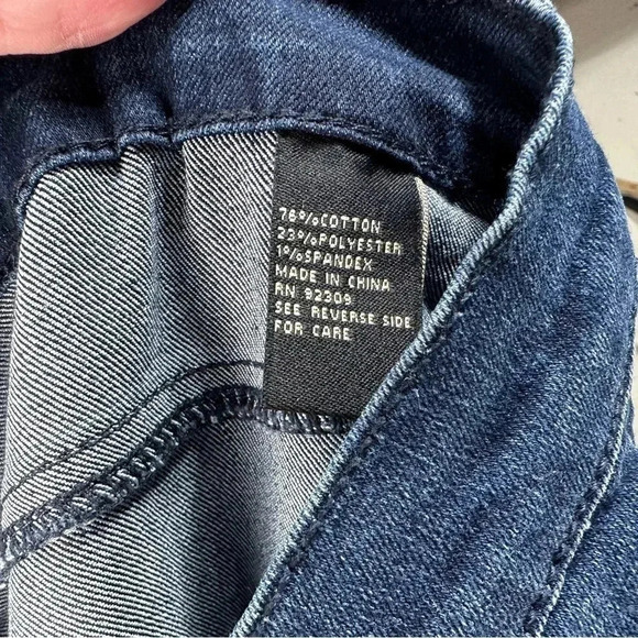 DG2 by Diane Gilman cropped dark blue jeans size 8 slimming stretch - Picture 6 of 6